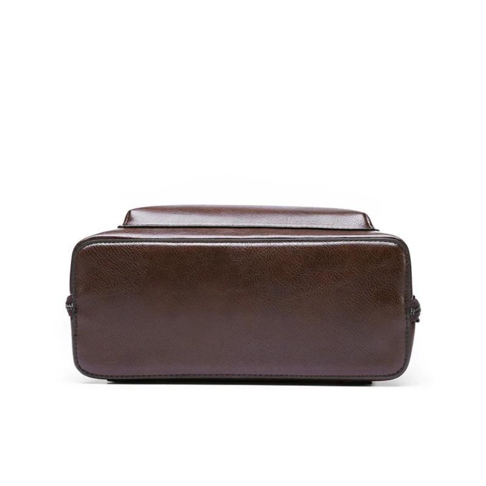 Saskia - Classic backpack with double zip opening