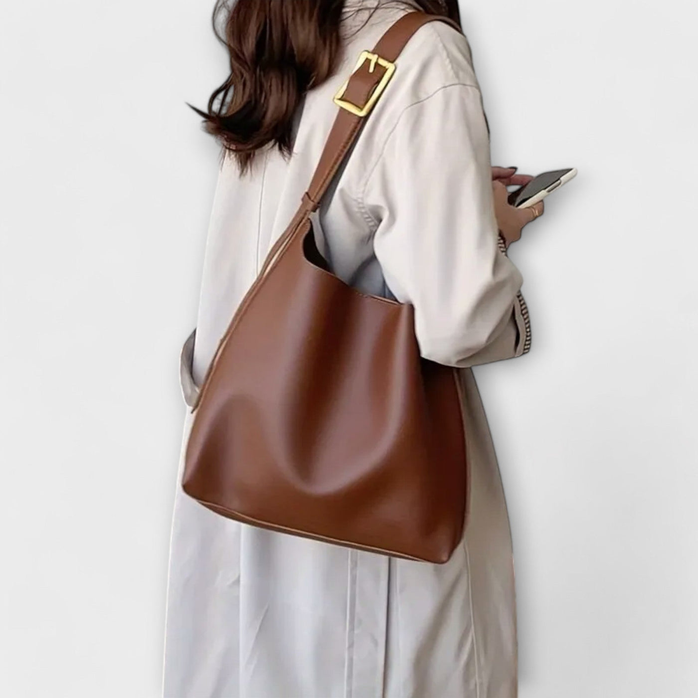 Isidore – Elegant Shoulder Bag in Leather