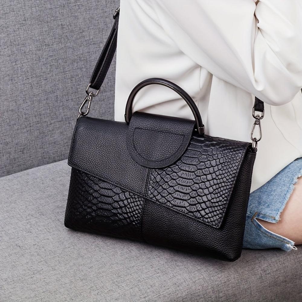 SVEA | Handbag with Opulent Crocodile Pattern